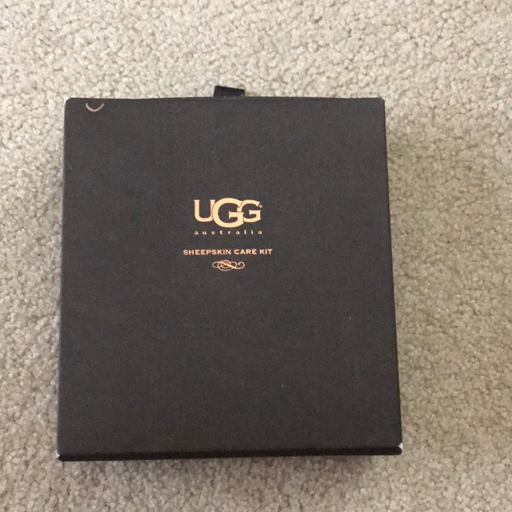 Ugg sheepskin care kit